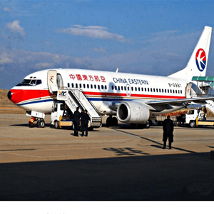 上海航空空运航空快运业稳步发展的原因是什么？